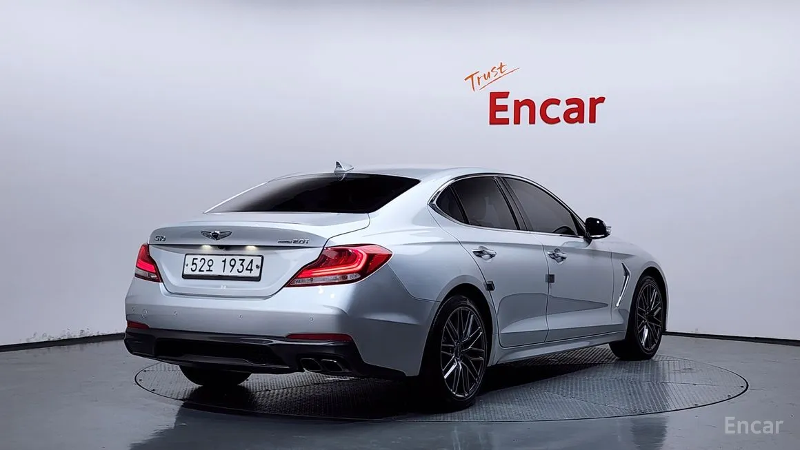 Genesis G70