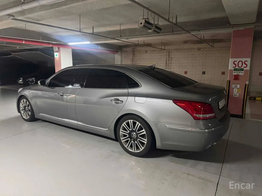 Hyundai Equus