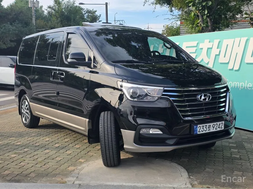 Hyundai Starex