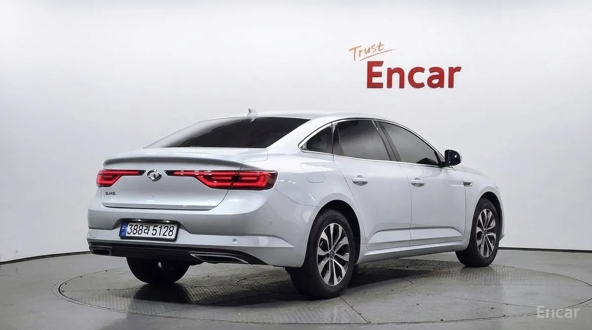 Renault SM6