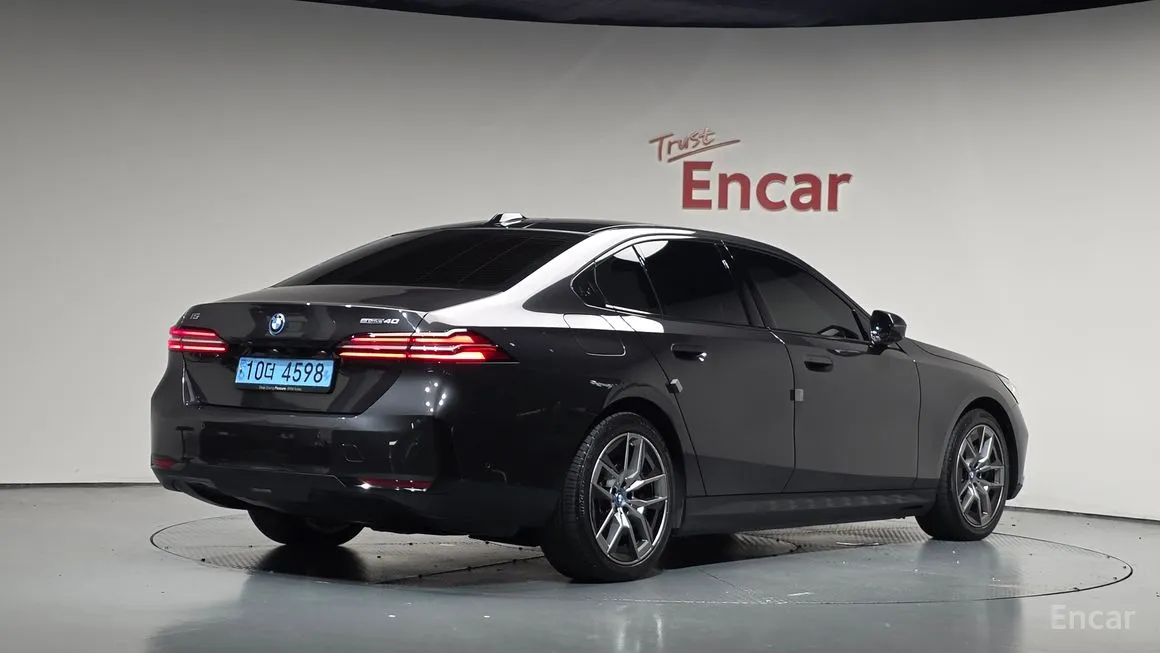 BMW i5