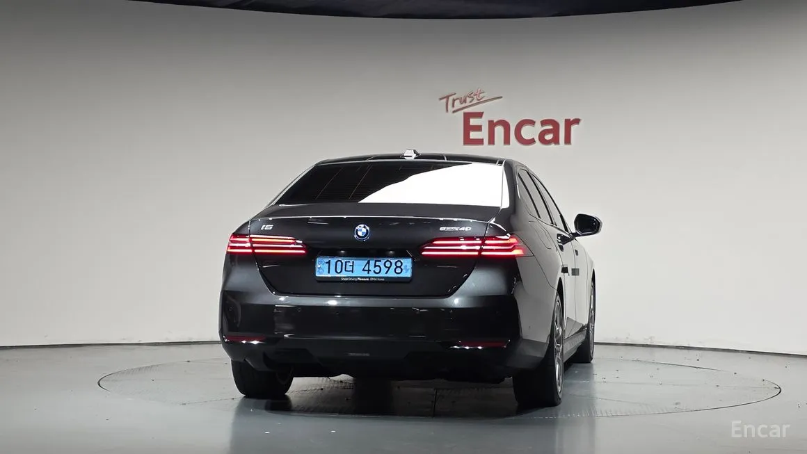 BMW i5