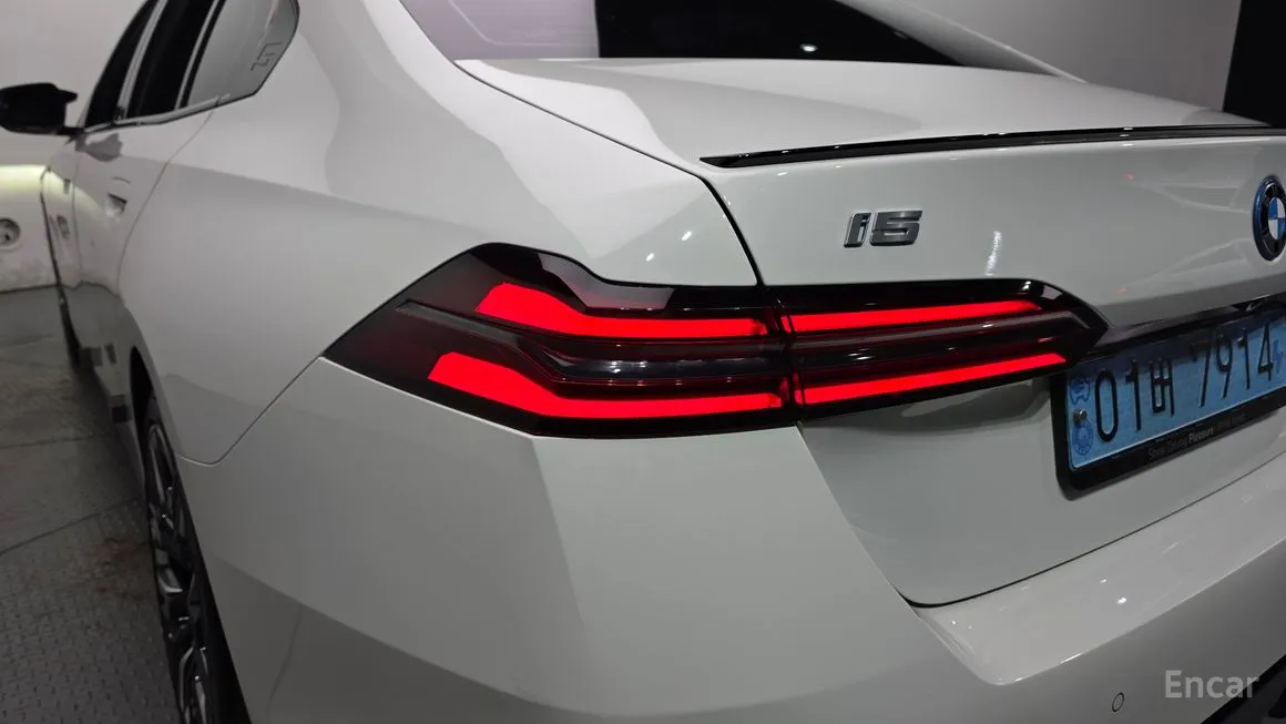 BMW i5