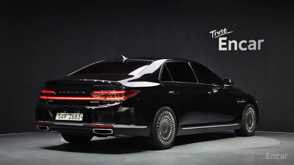 Genesis G90