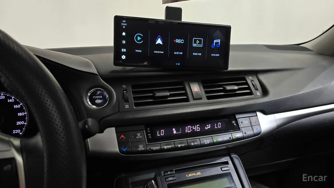Lexus CT200h