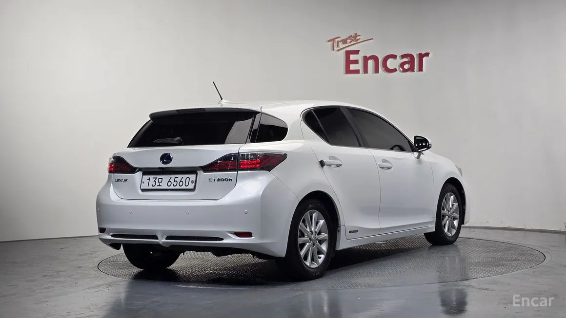 Lexus CT200h