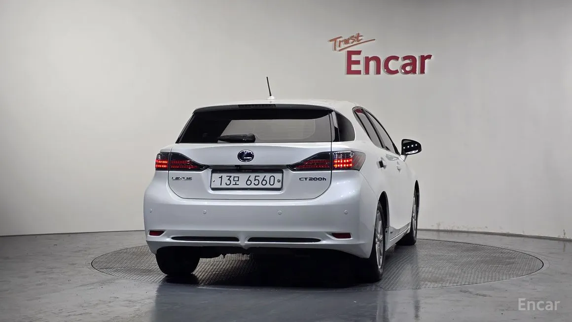 Lexus CT200h