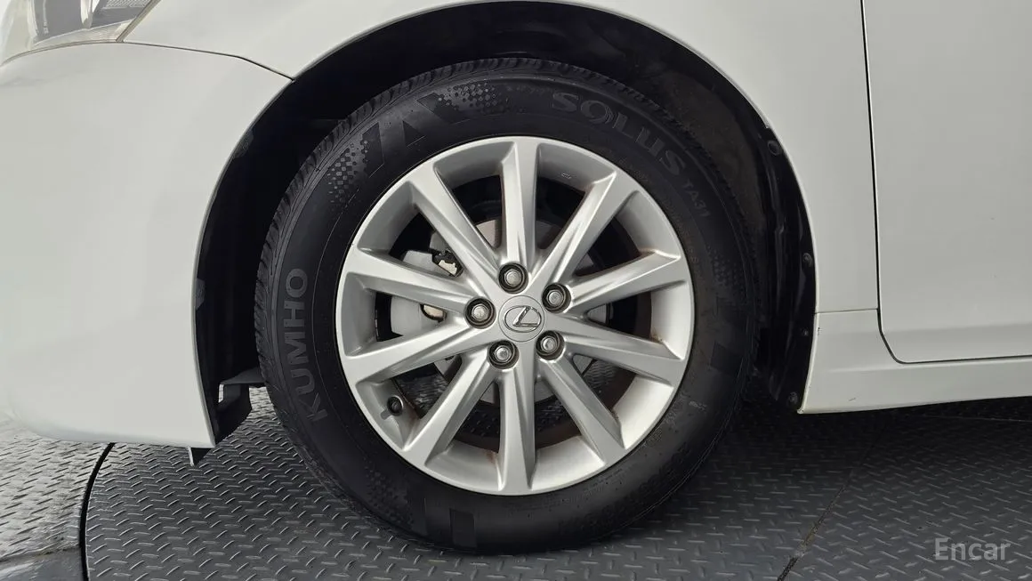 Lexus CT200h