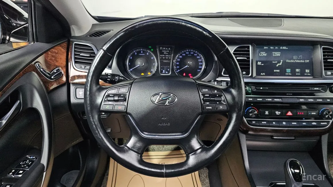 Hyundai Aslan
