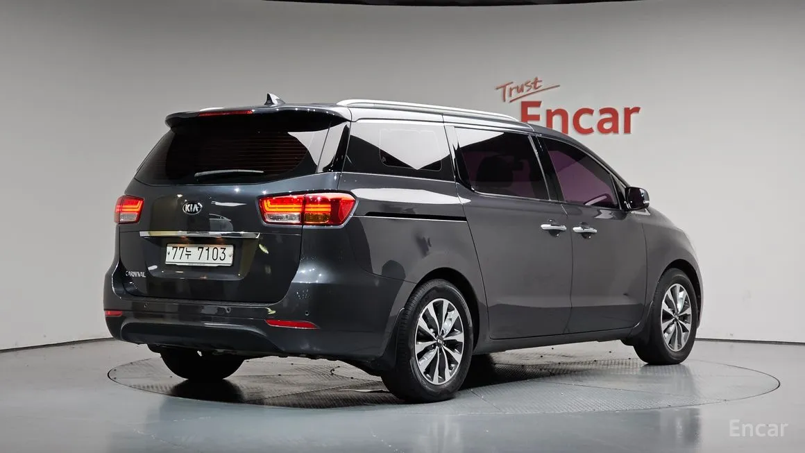 Kia Carnival