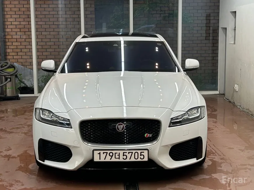 Jaguar XF