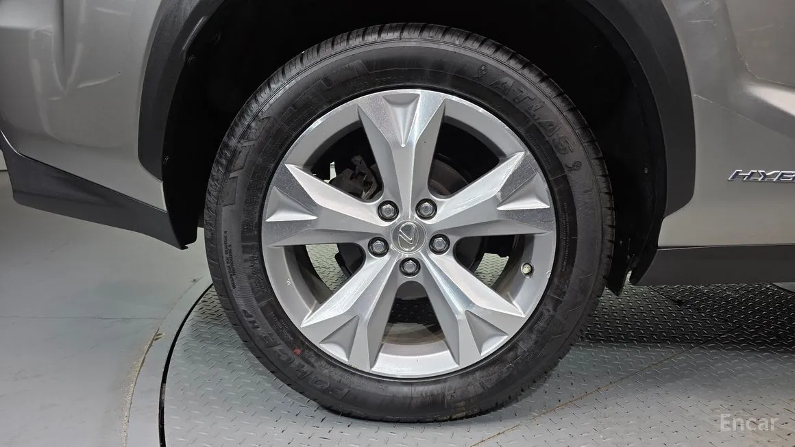 Lexus NX