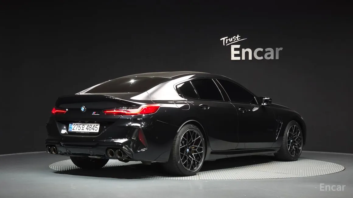 BMW M8