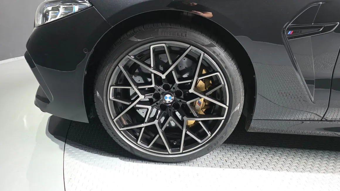 BMW M8