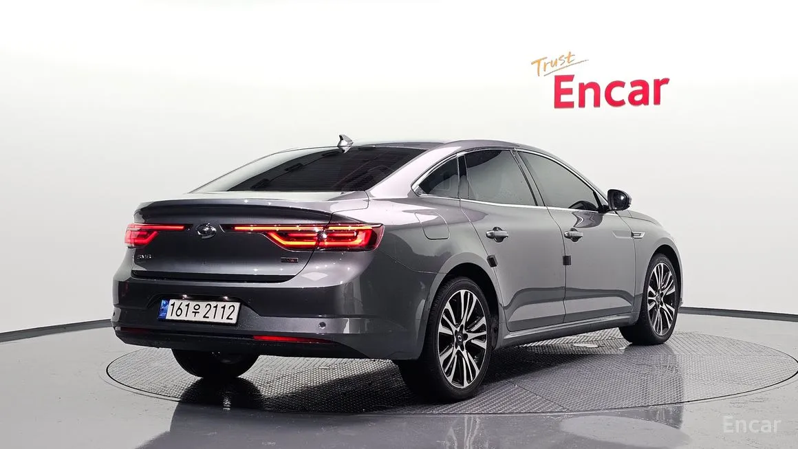 Renault SM6