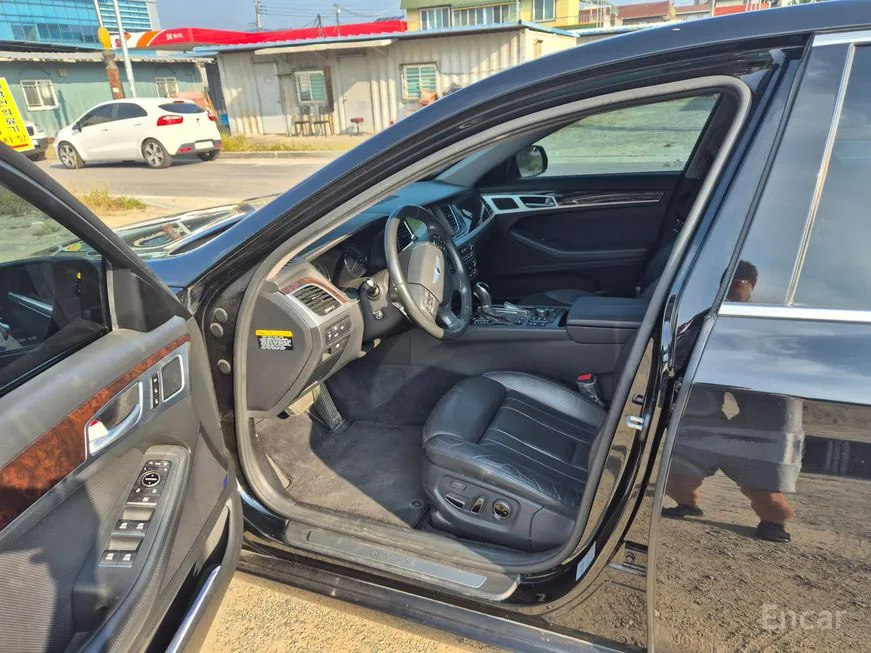 Hyundai Genesis