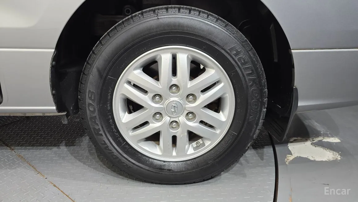 Hyundai Starex