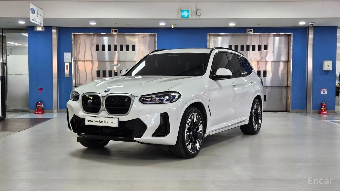 BMW iX3