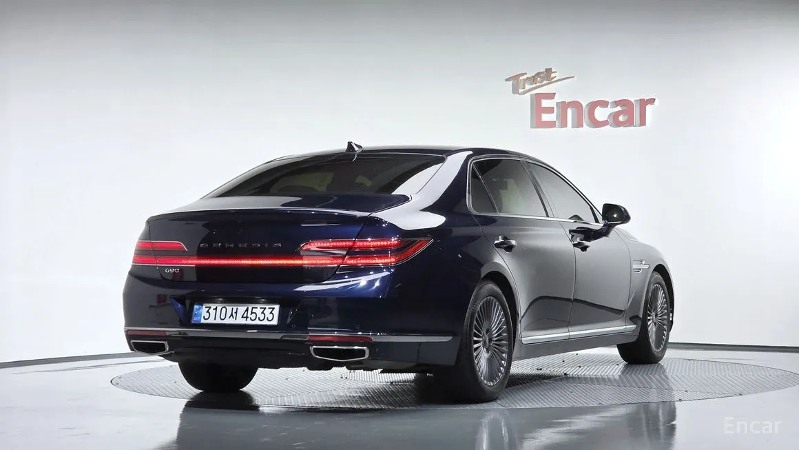 Genesis G90