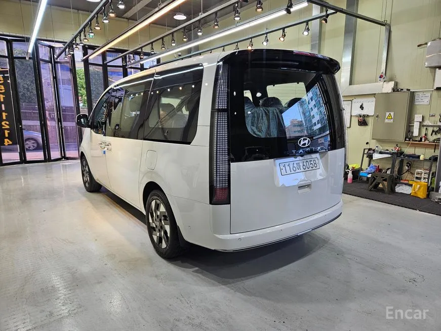 Hyundai Staria