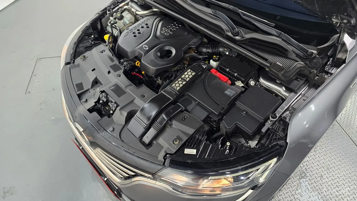 Renault SM6