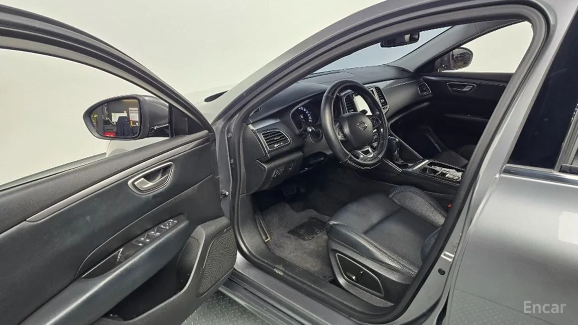 Renault SM6