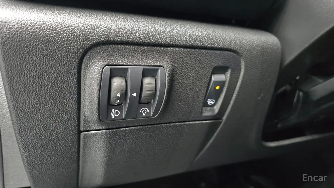 Renault SM6