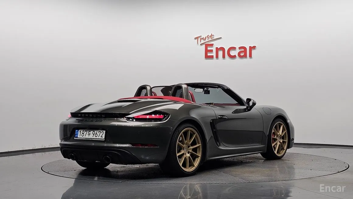 Porsche 718