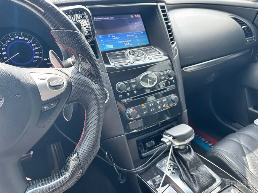 Infiniti QX70