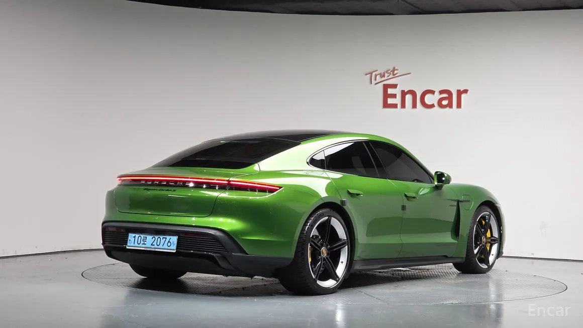 Porsche Taycan