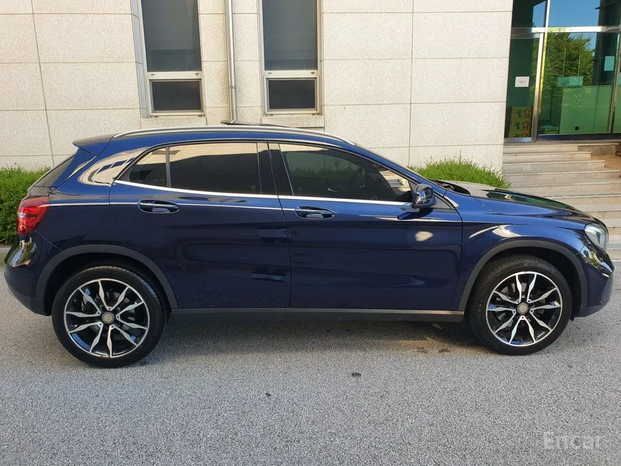 Mercedes-Benz GLA-Class