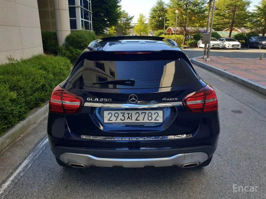 Mercedes-Benz GLA-Class