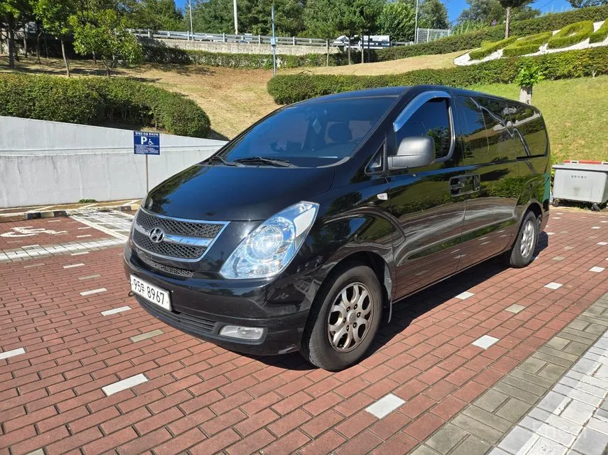 Hyundai Starex