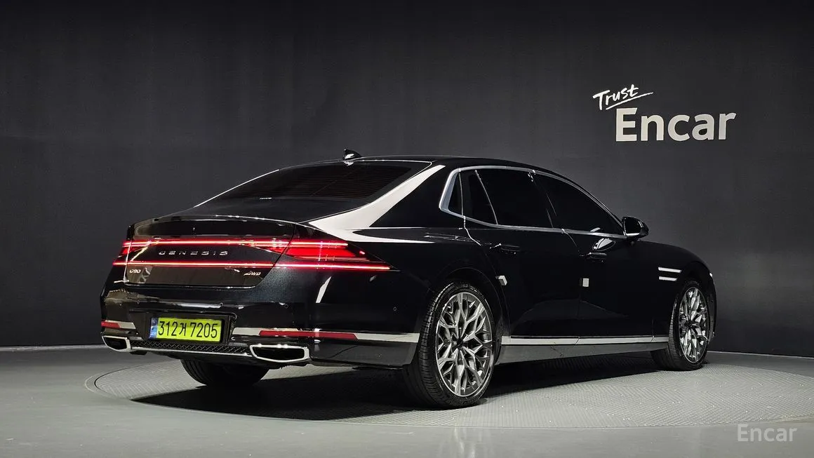 Genesis G90