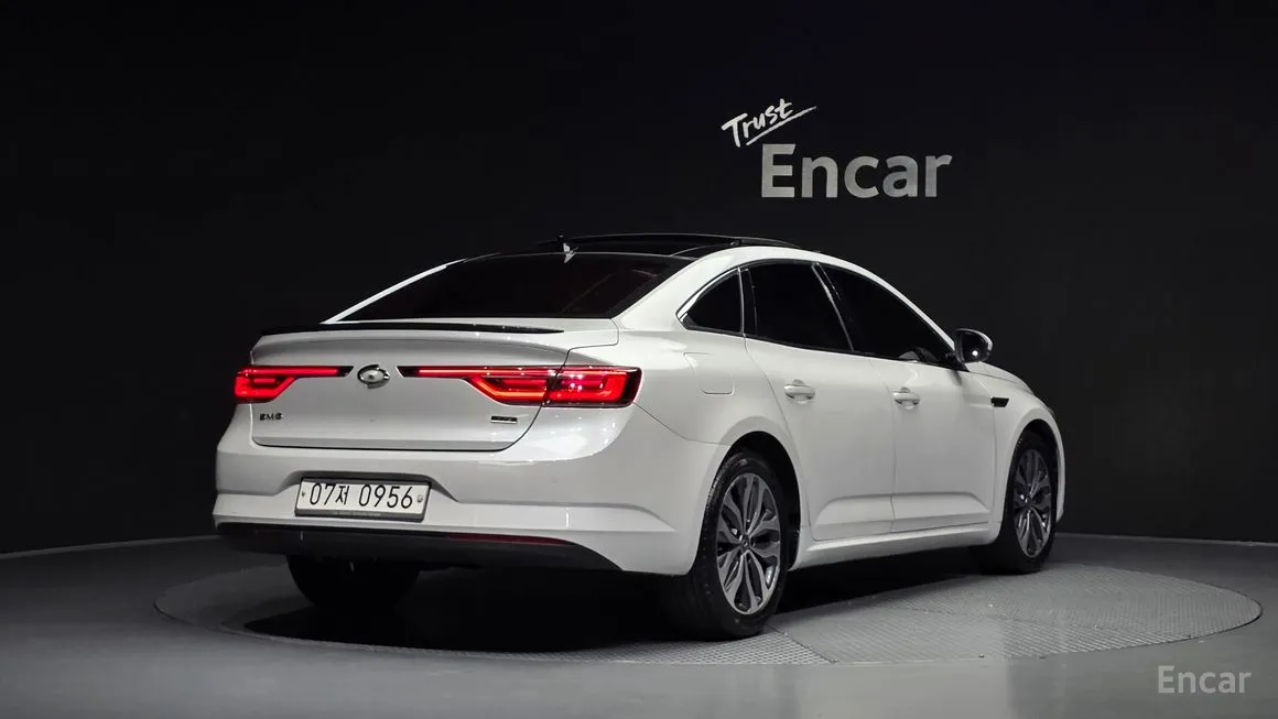 Renault SM6