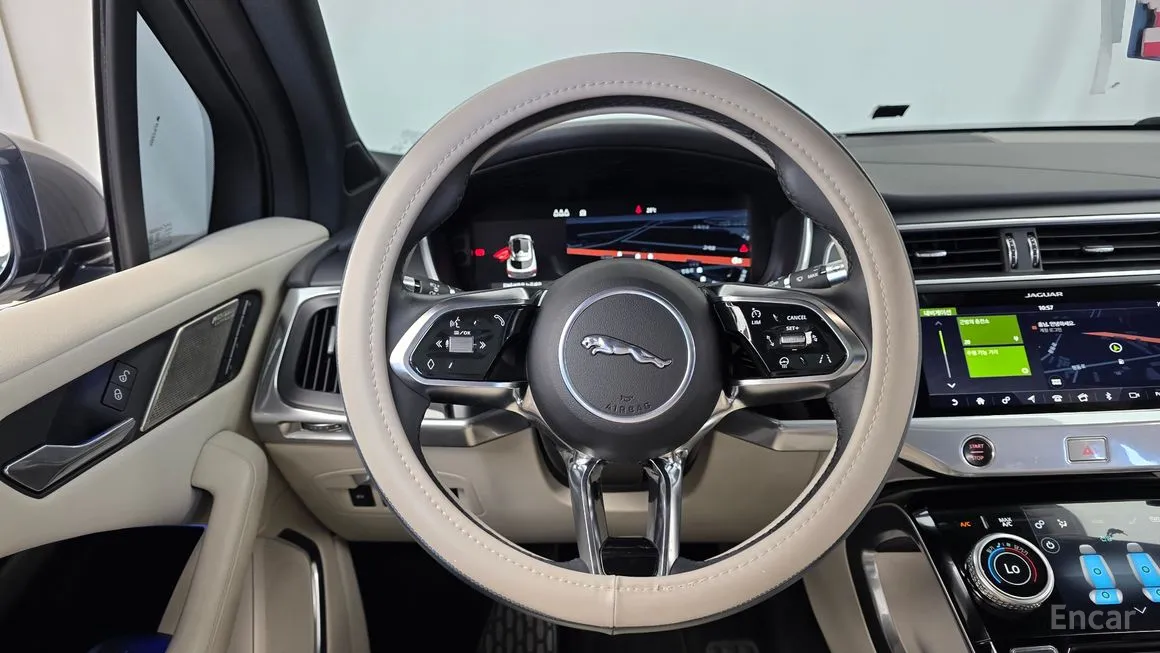 Jaguar I-PACE