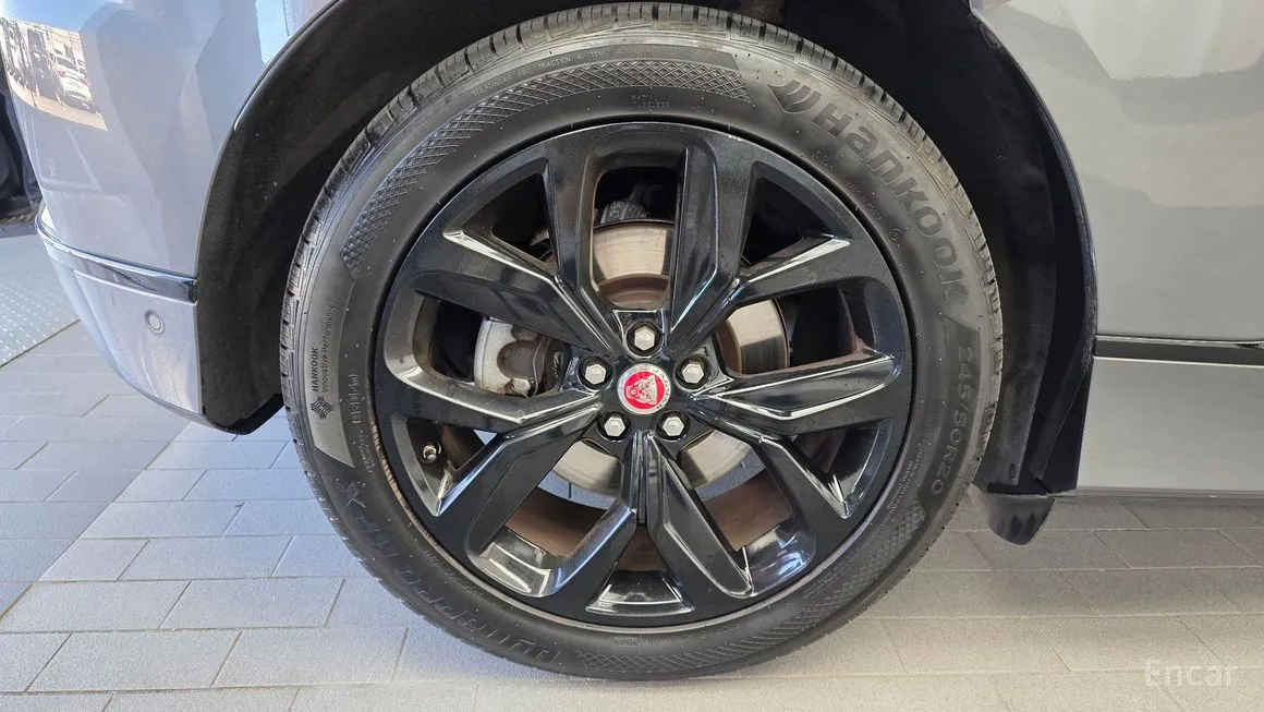 Jaguar I-PACE