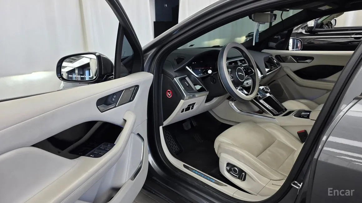 Jaguar I-PACE