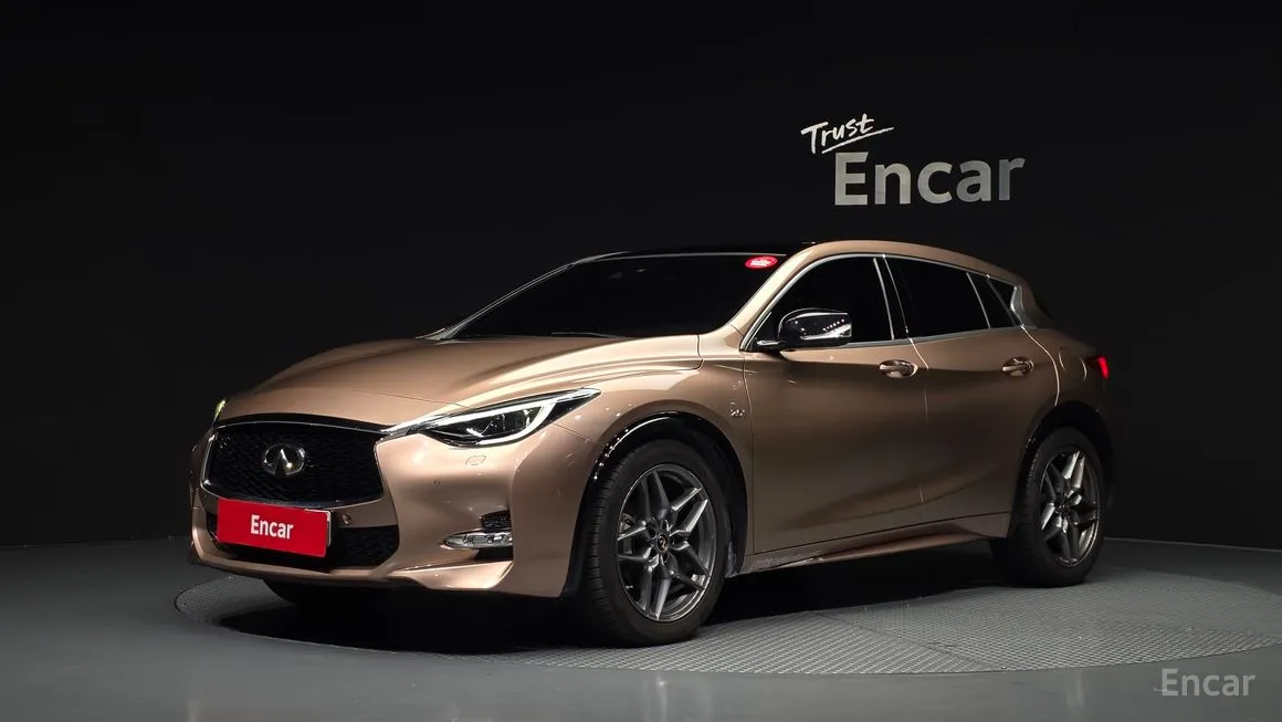 Infiniti Q30