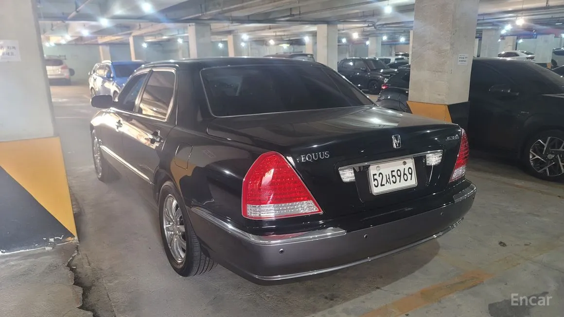 Hyundai Equus