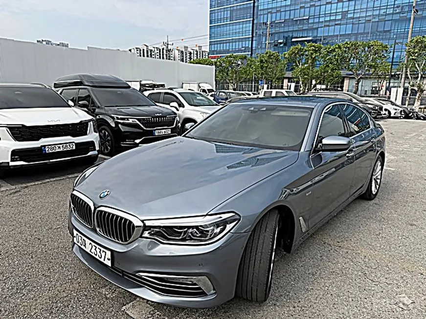 BMW 5-Series