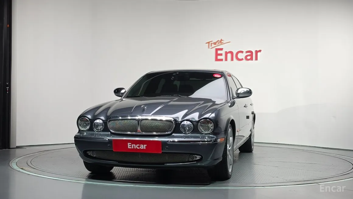 Jaguar XJ-8