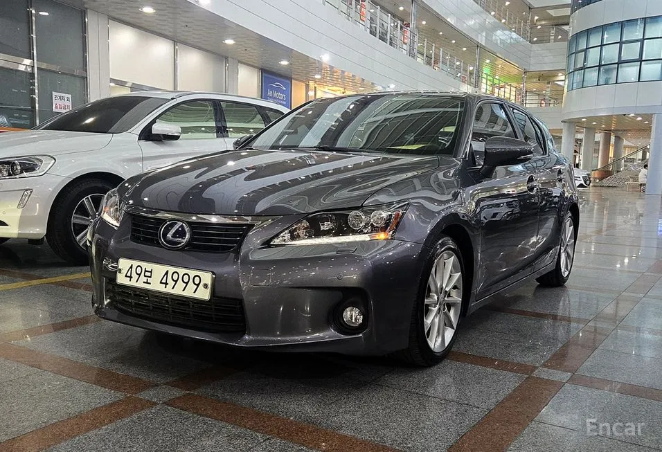 Lexus CT200h