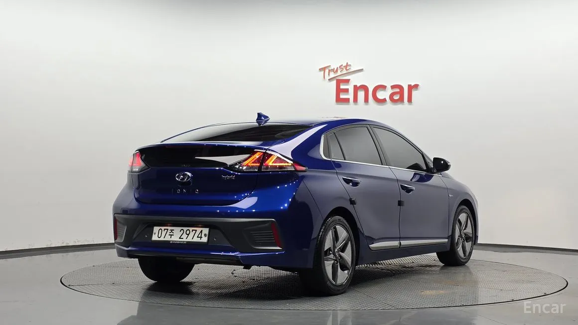 Hyundai Ioniq