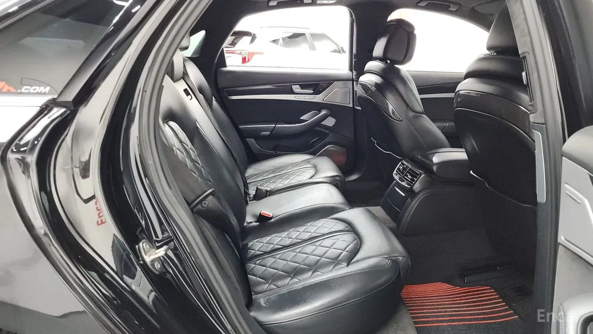 Audi S8