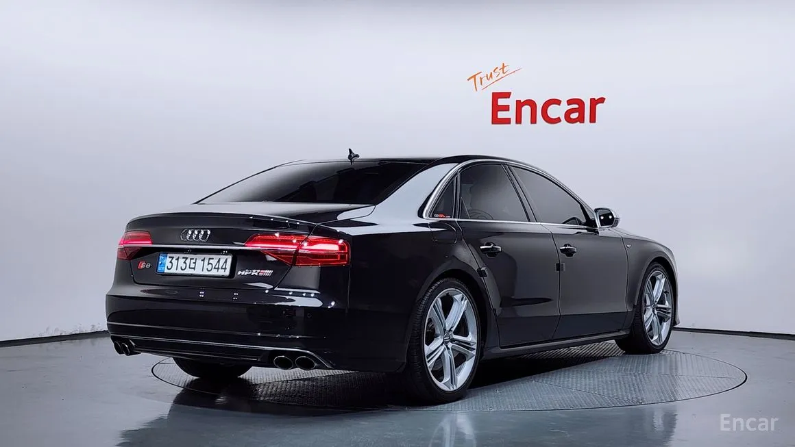 Audi S8