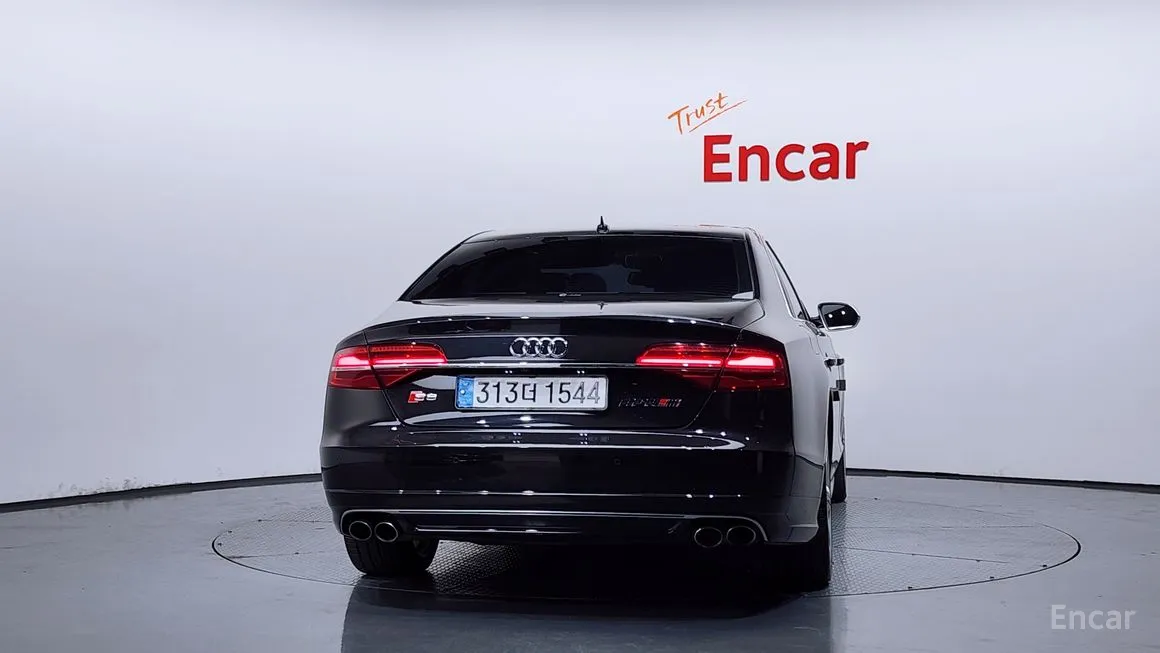 Audi S8