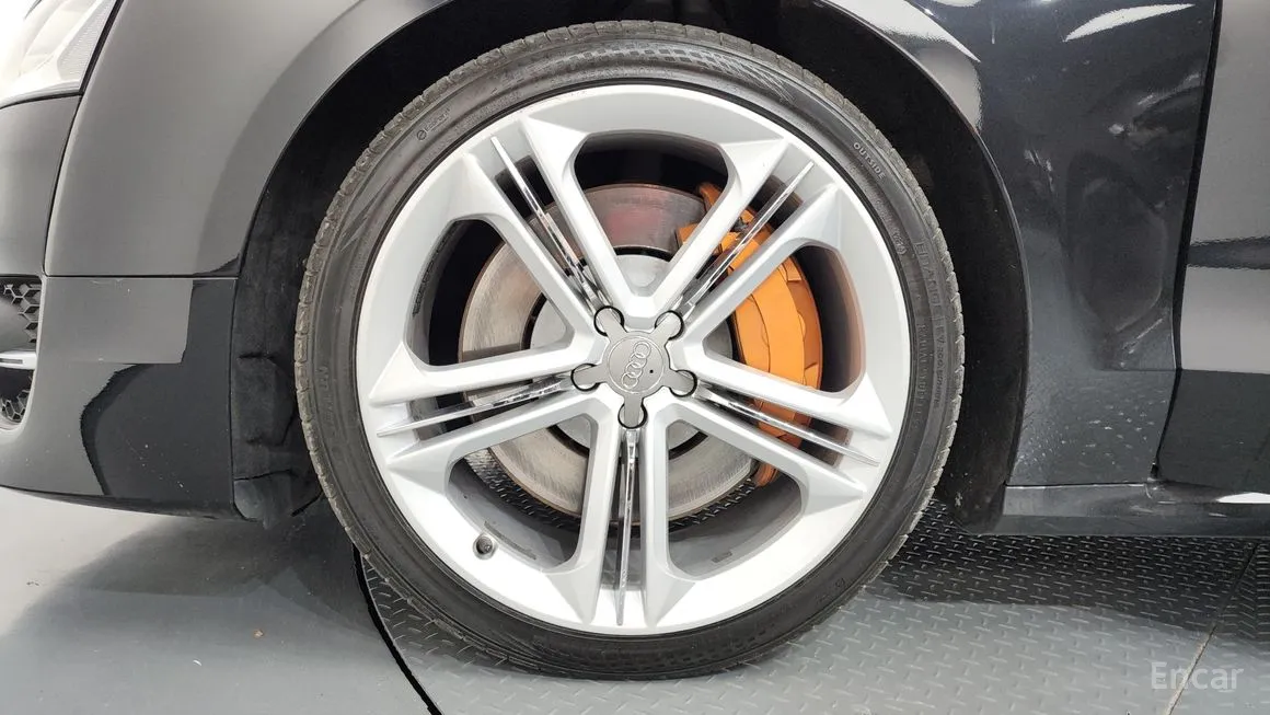 Audi S8