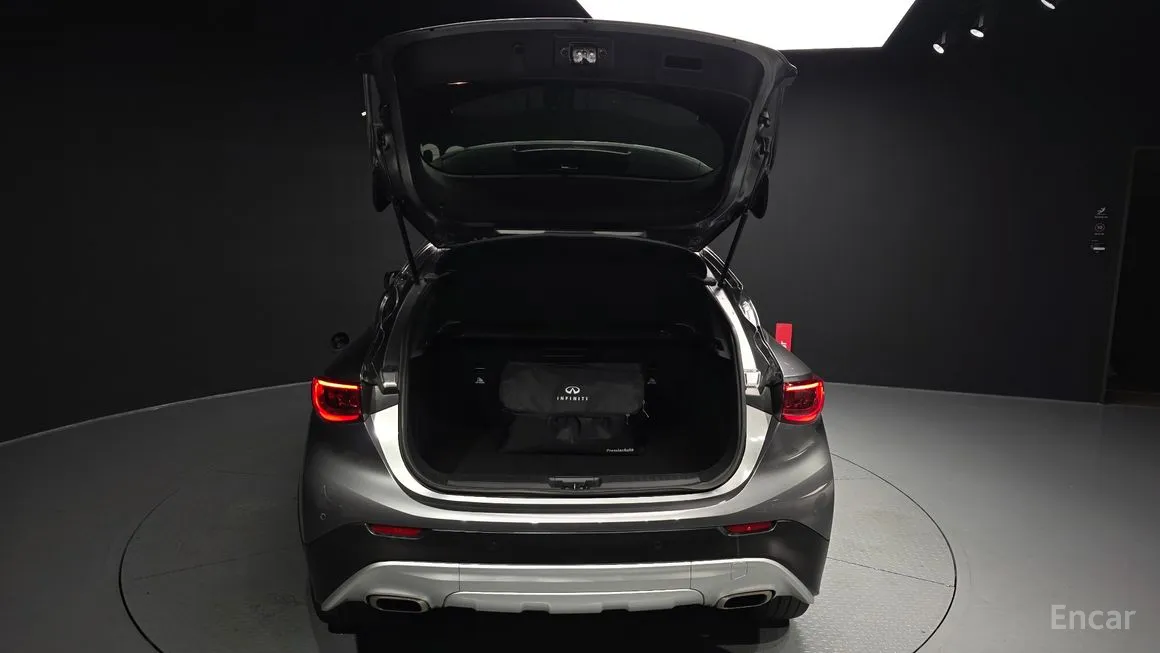Infiniti QX30