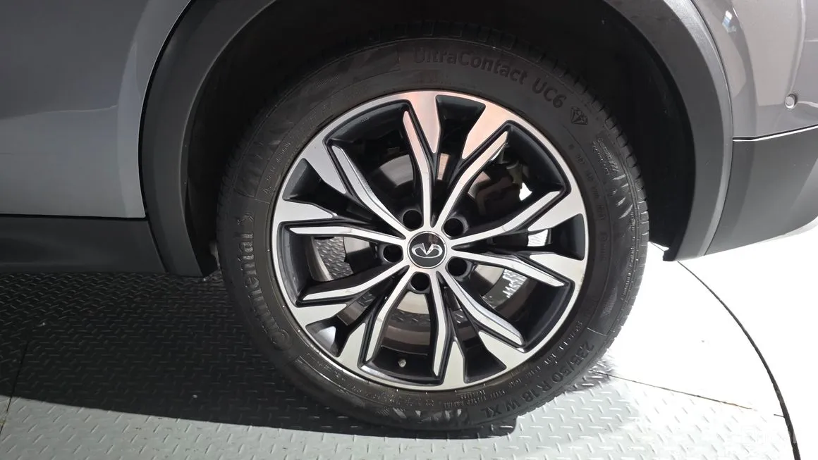 Infiniti QX30
